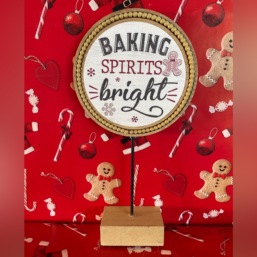 🥰NWT “Baking Spirits Bright”